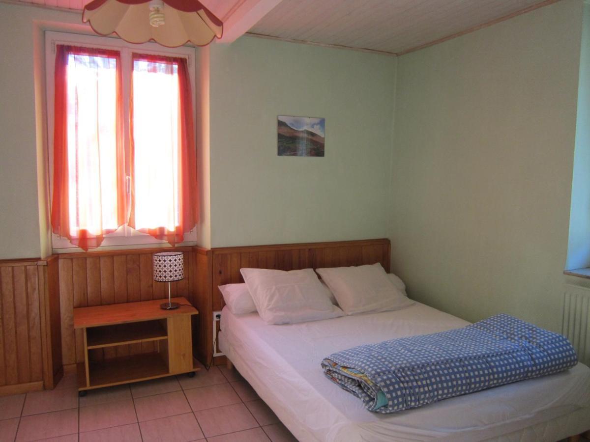 Appartement Rdc Maison De Village Savignac-les-Ormeaux エクステリア 写真