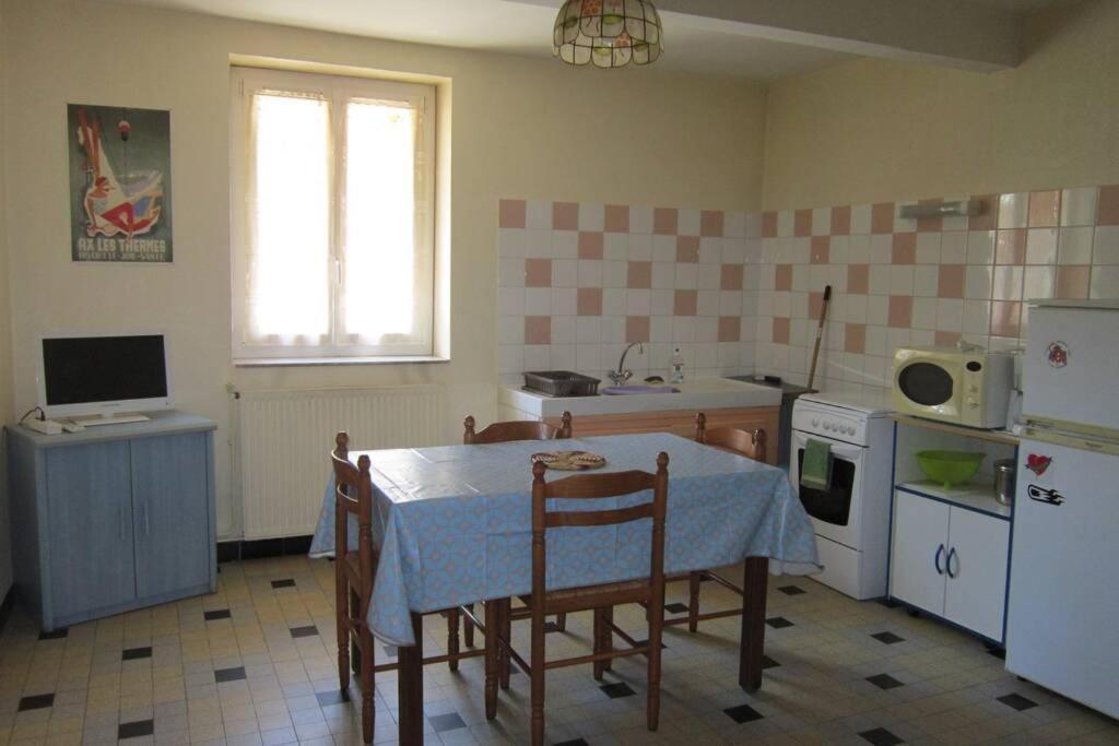 Appartement Rdc Maison De Village Savignac-les-Ormeaux エクステリア 写真